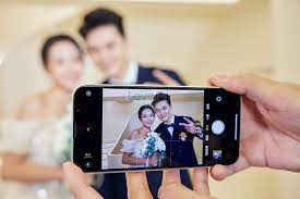 Use-of-technology-in-weddings-such-as-live-streaming-and-virtual-events.