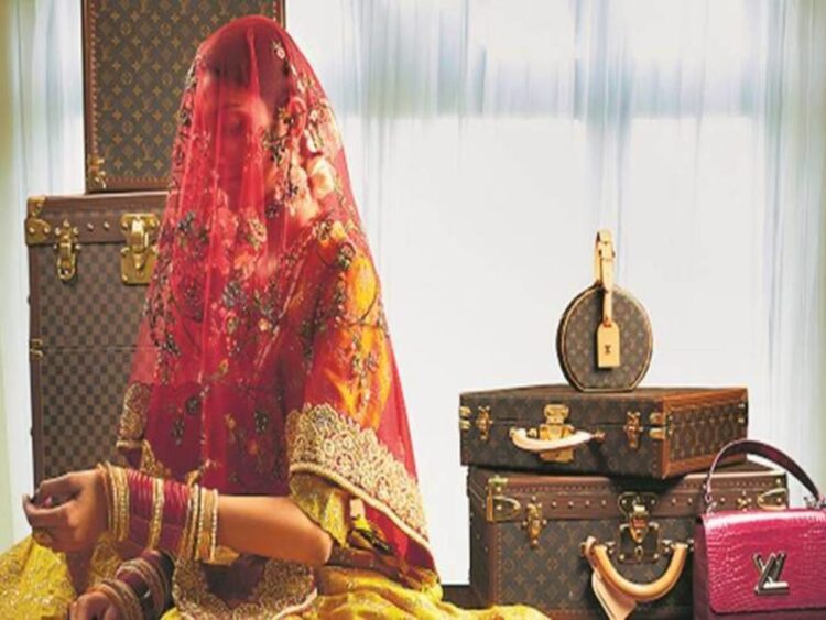 Wedding-Shopping-Checklist-for-the-bride-knots-and-moons